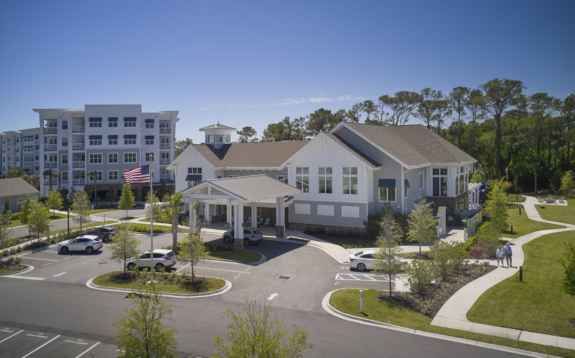 Vicar's Landing at Oak Bridge shares some amenities and services with the original Sawgrass campus