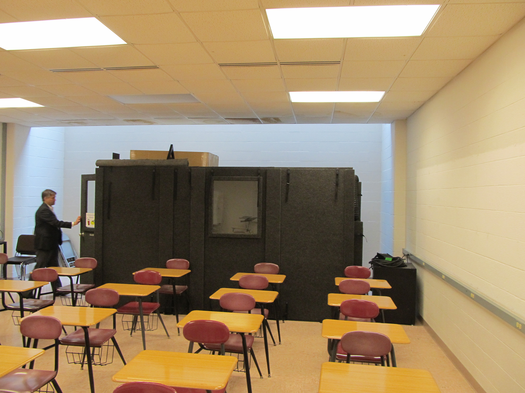 York College classroom before renovation into a recording studio classroom