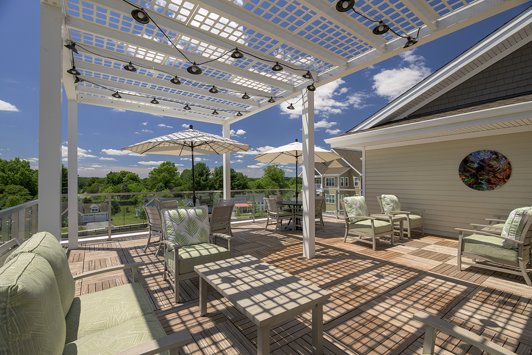 Rooftop terrace with pergola
